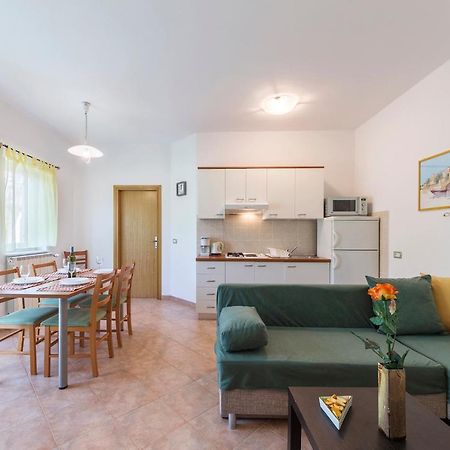 Apartments Pino Pola Esterno foto