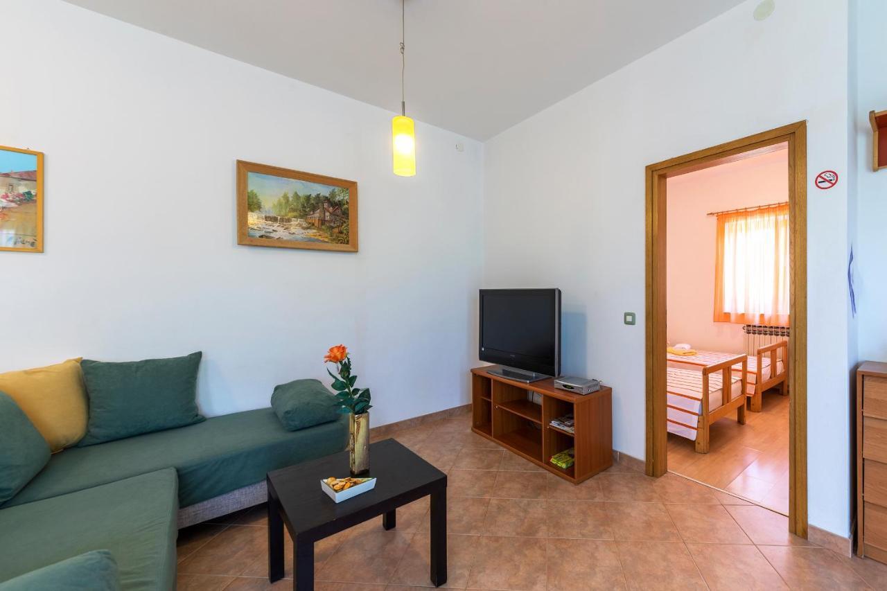 Apartments Pino Pola Esterno foto